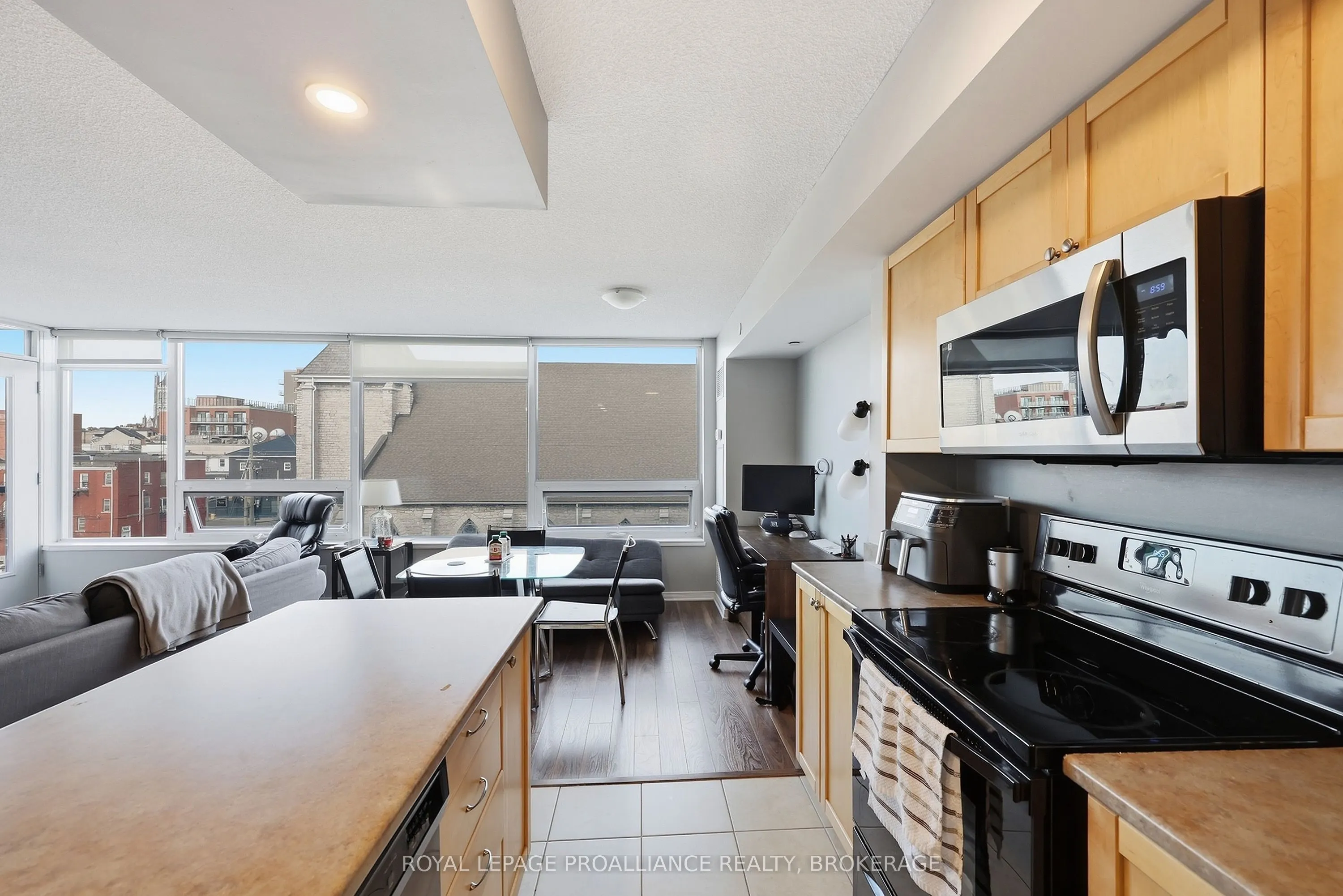 121 Queen Street #501