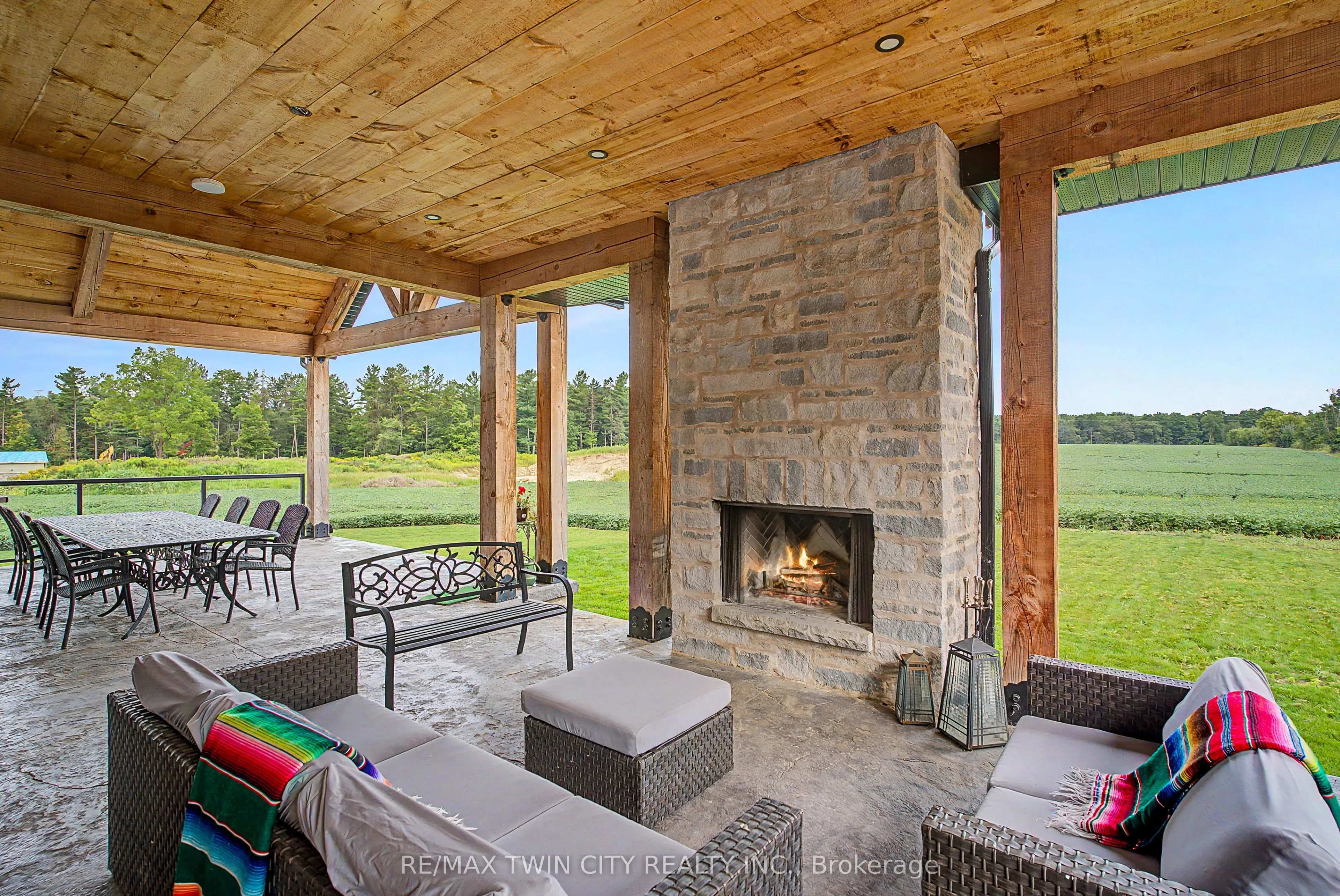 742 Country Squire Road