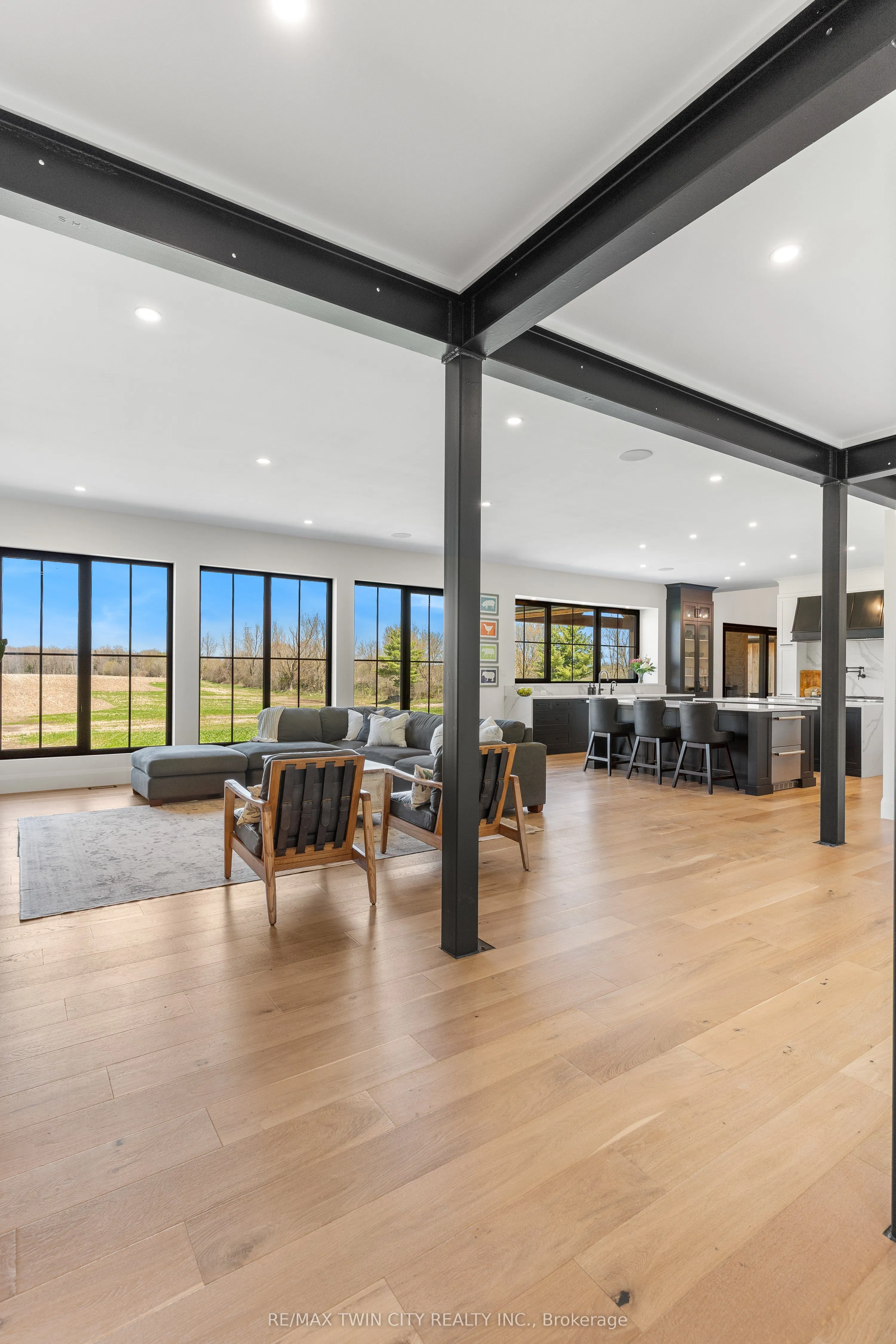 742 Country Squire Road