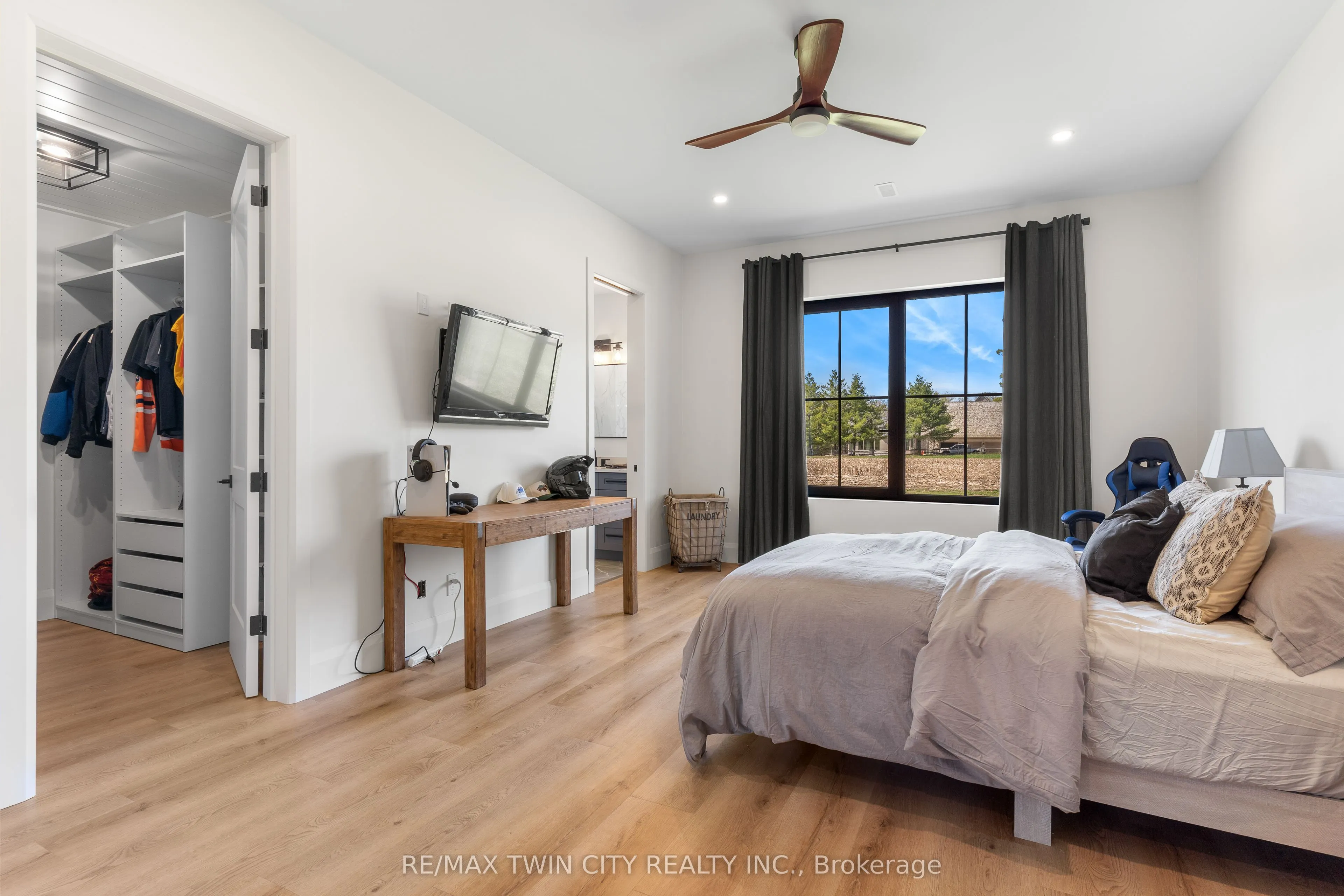 742 Country Squire Road