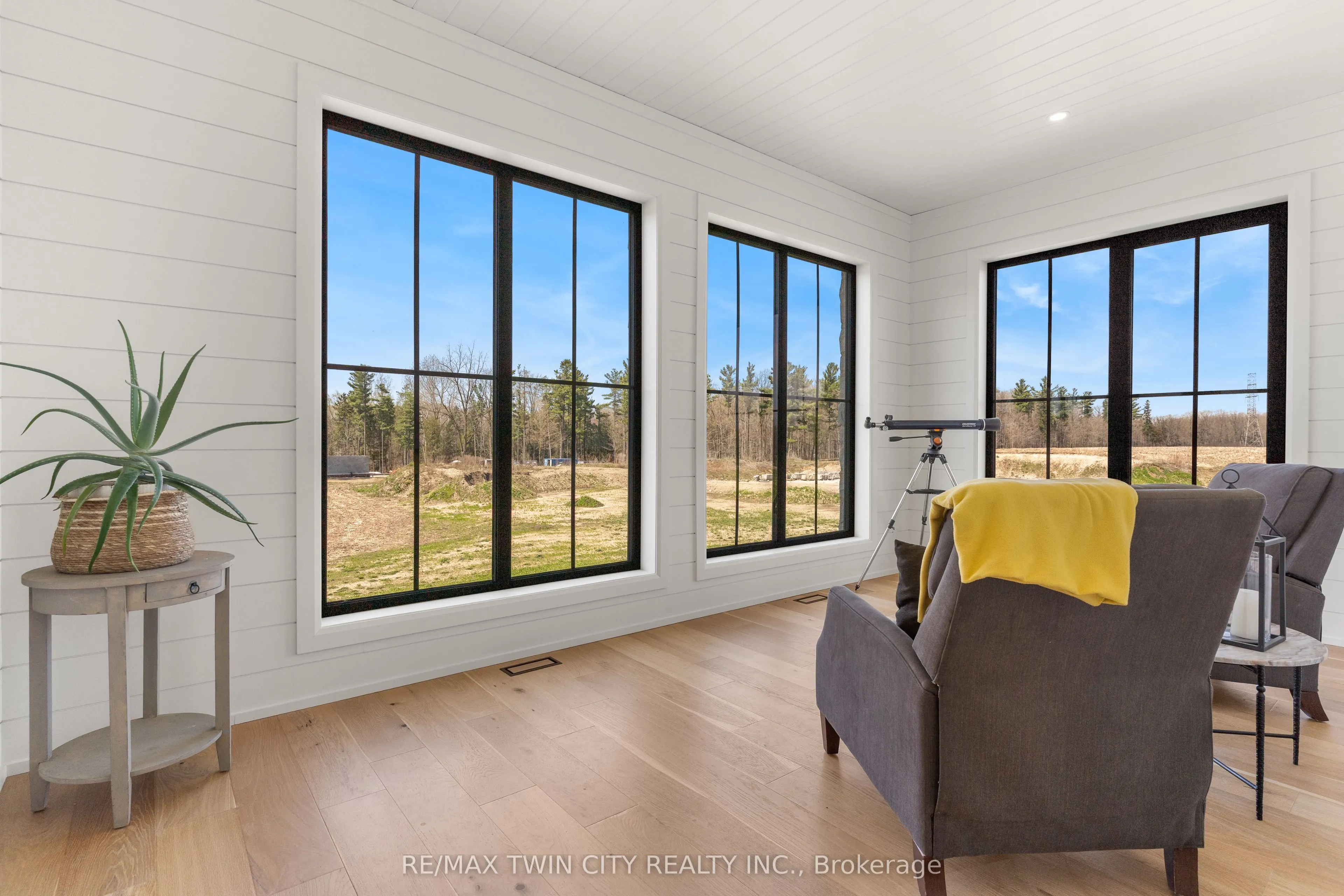 742 Country Squire Road