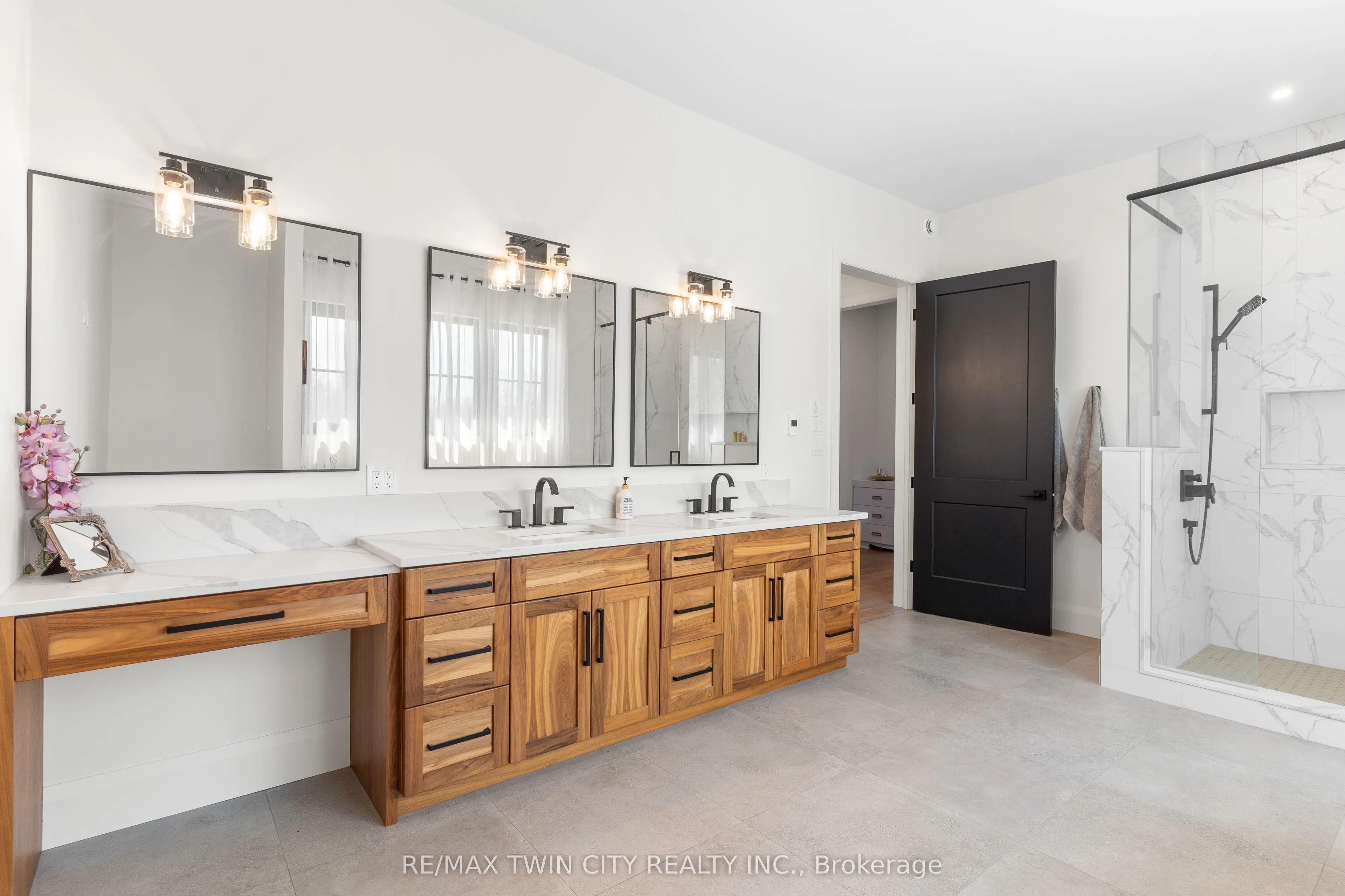 742 Country Squire Road