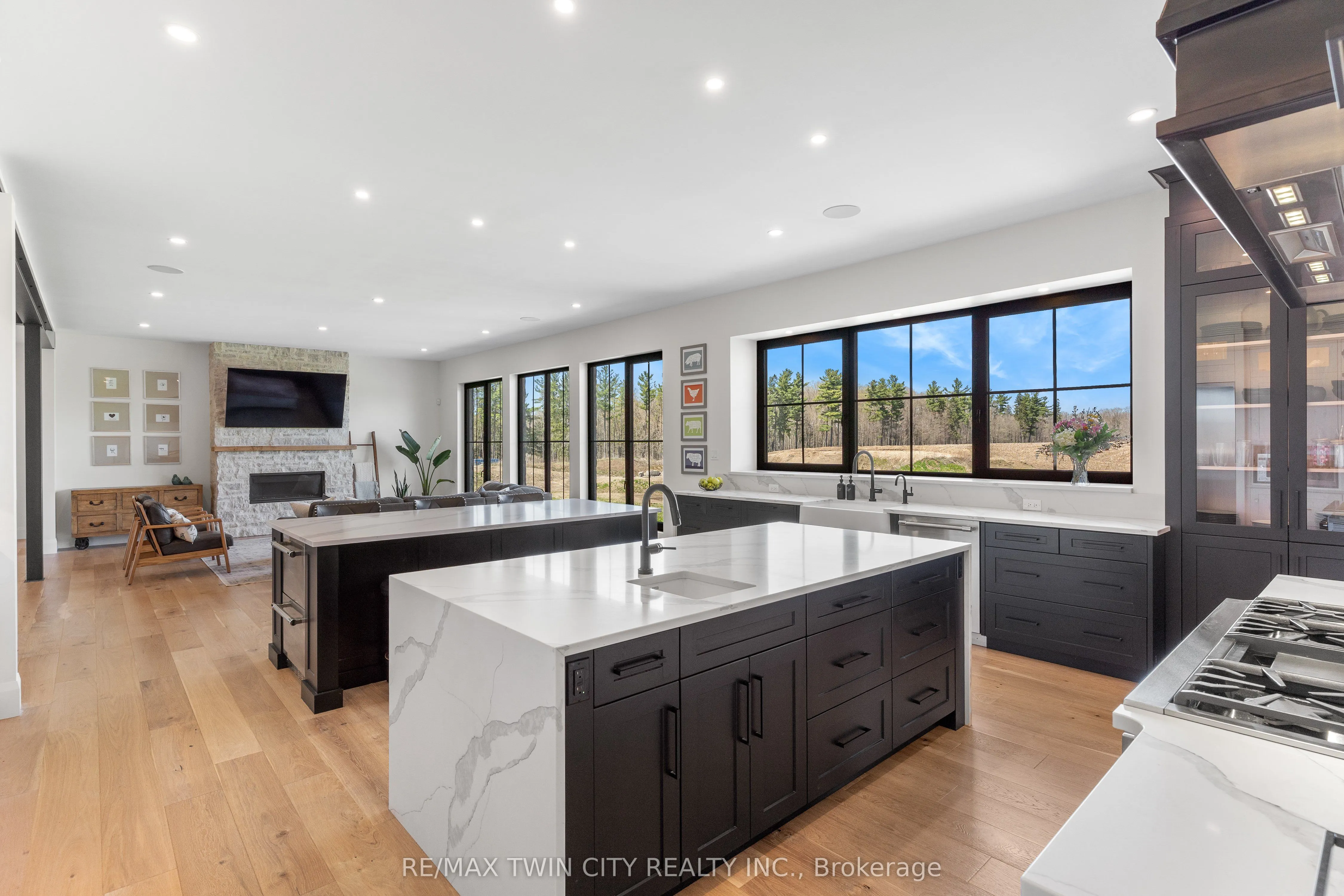 742 Country Squire Road