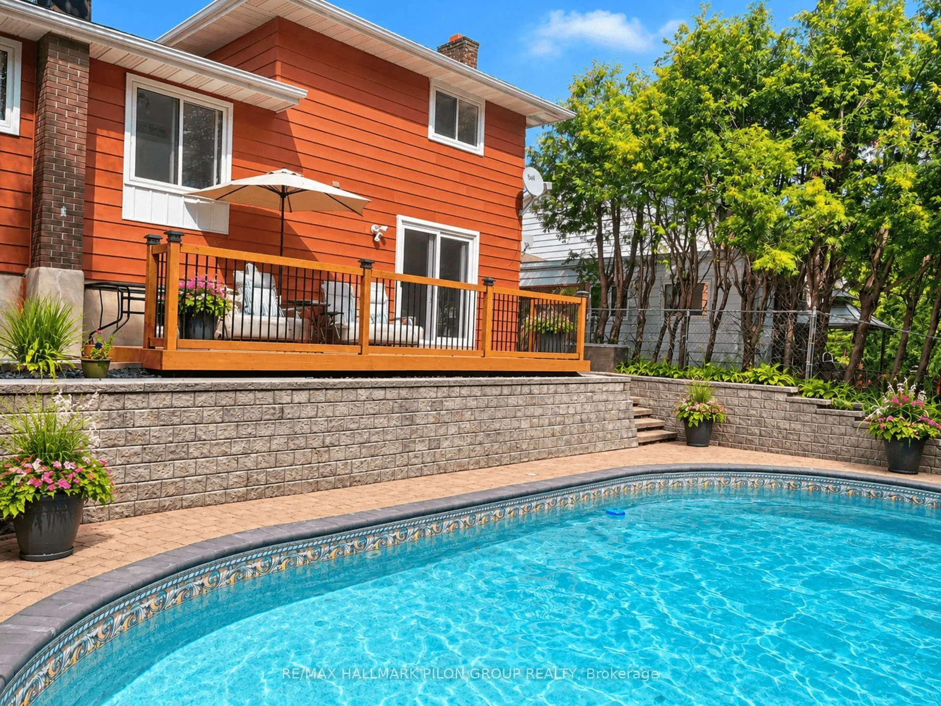 16 Eastpark Drive