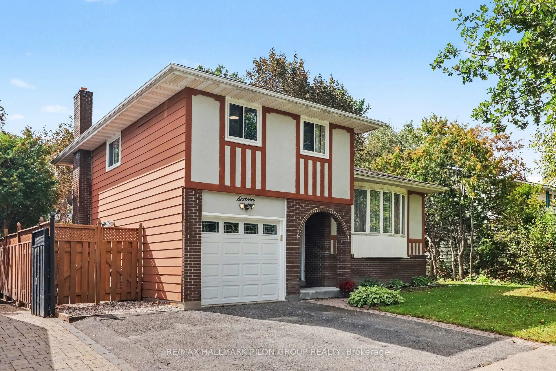16 Eastpark Drive