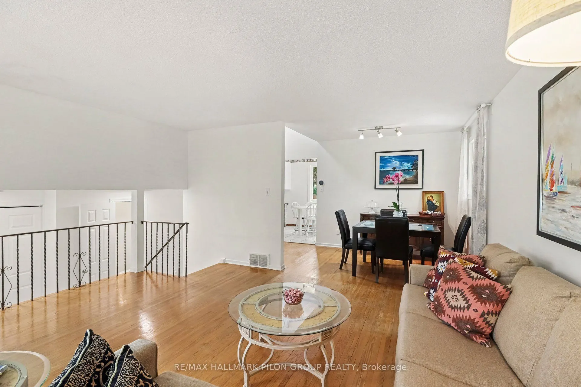 16 Eastpark Drive