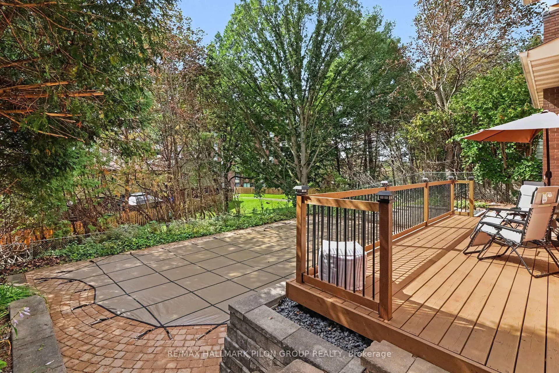 16 Eastpark Drive