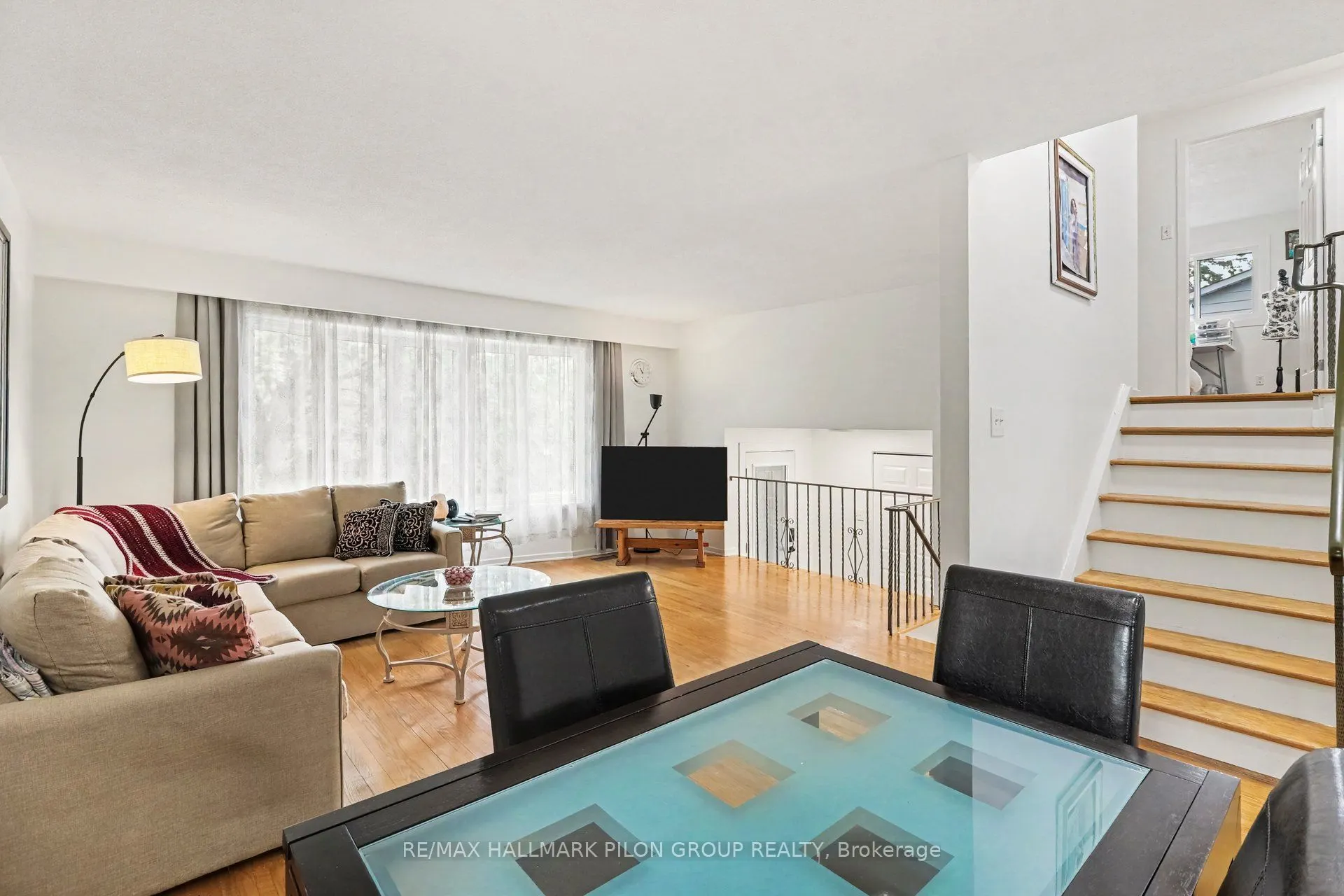 16 Eastpark Drive