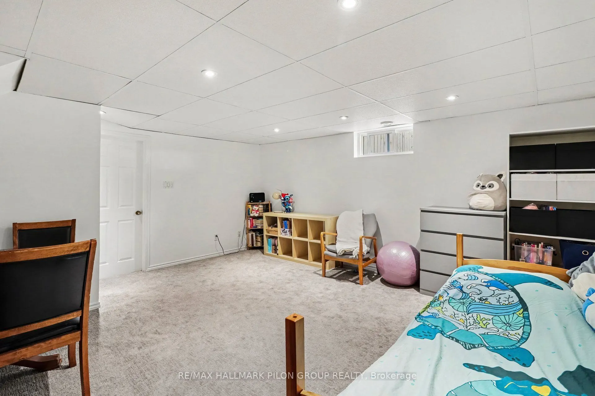 16 Eastpark Drive