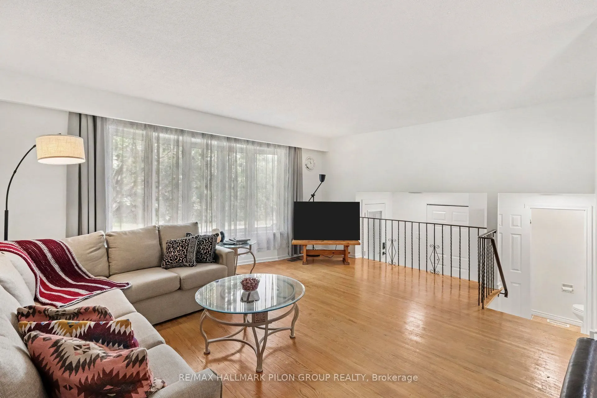 16 Eastpark Drive