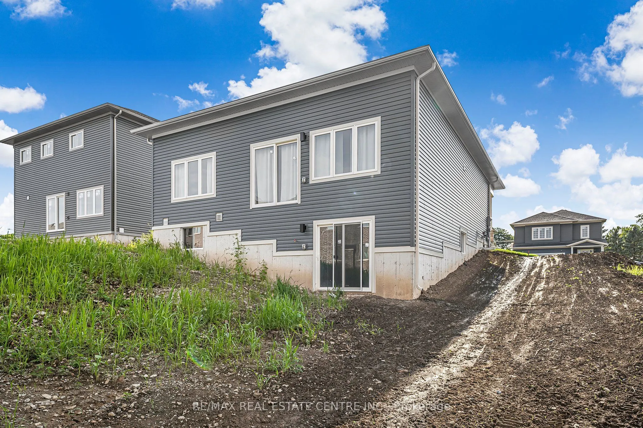 99 Hillcrest Road