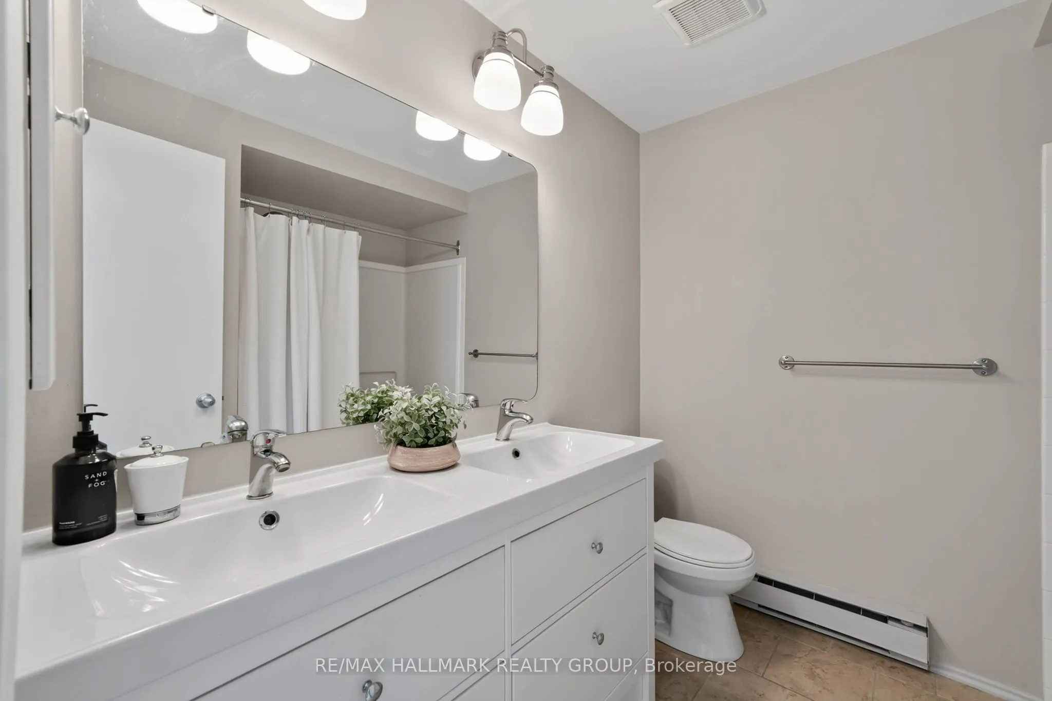 6786 Jeanne Darc Boulevard N #B