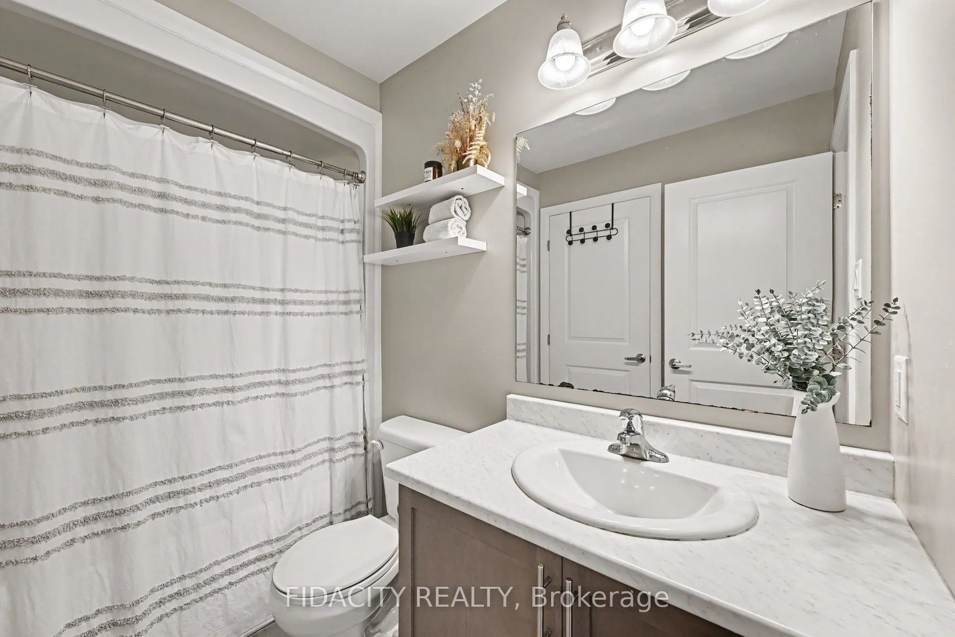 68 Vimy Ridge Crescent