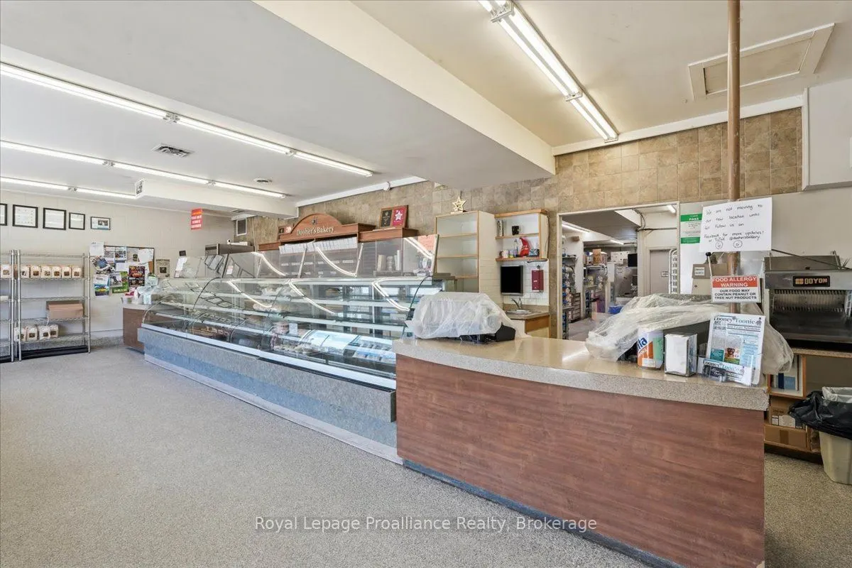 61 Bridge Street E