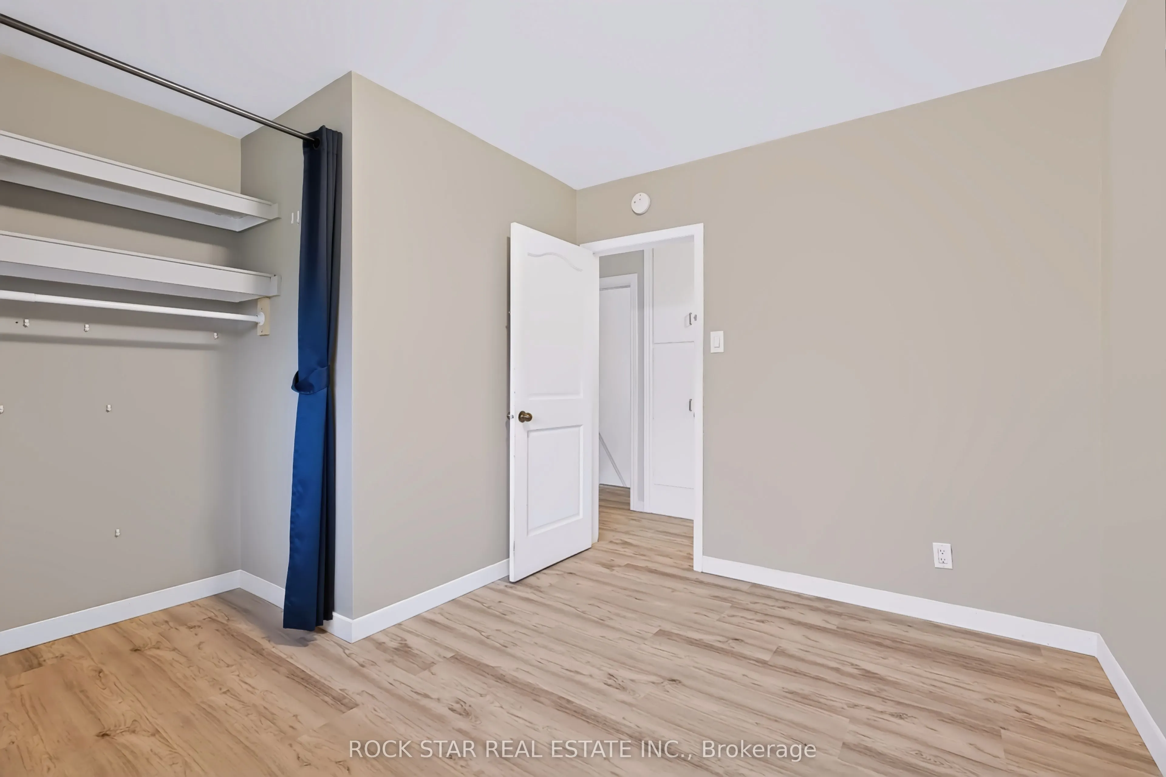 82 Franklin Street N
