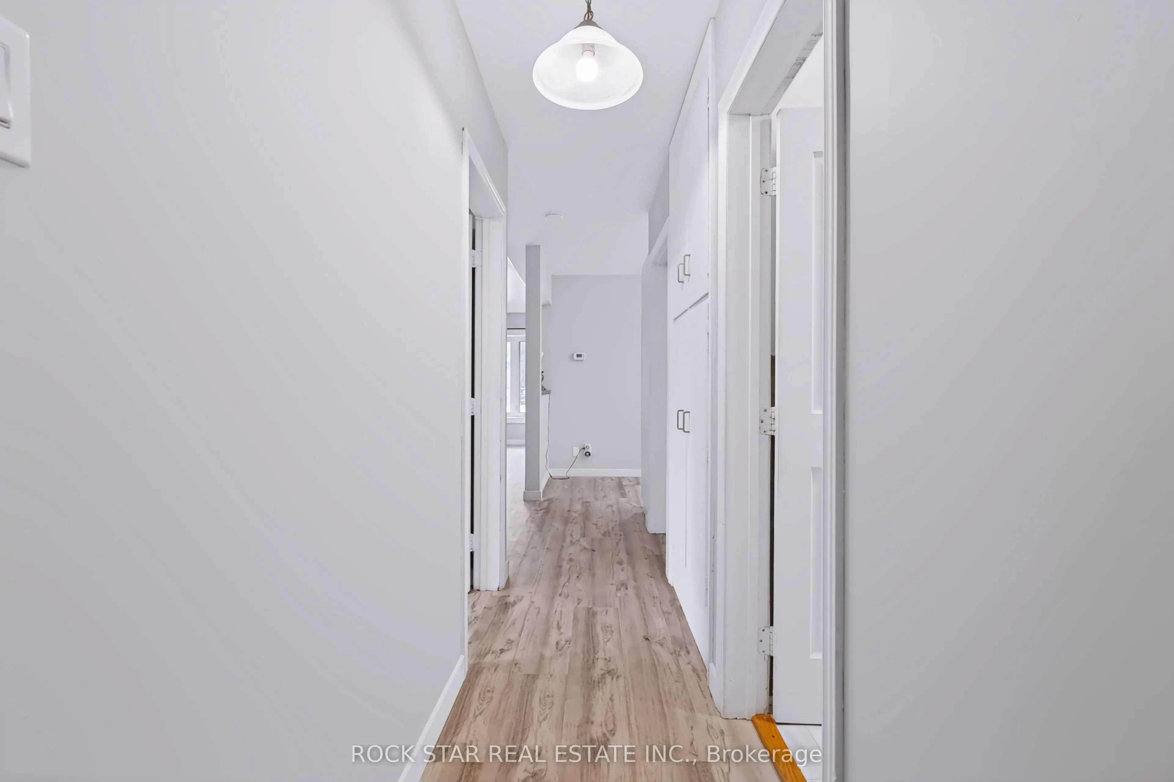 82 Franklin Street N