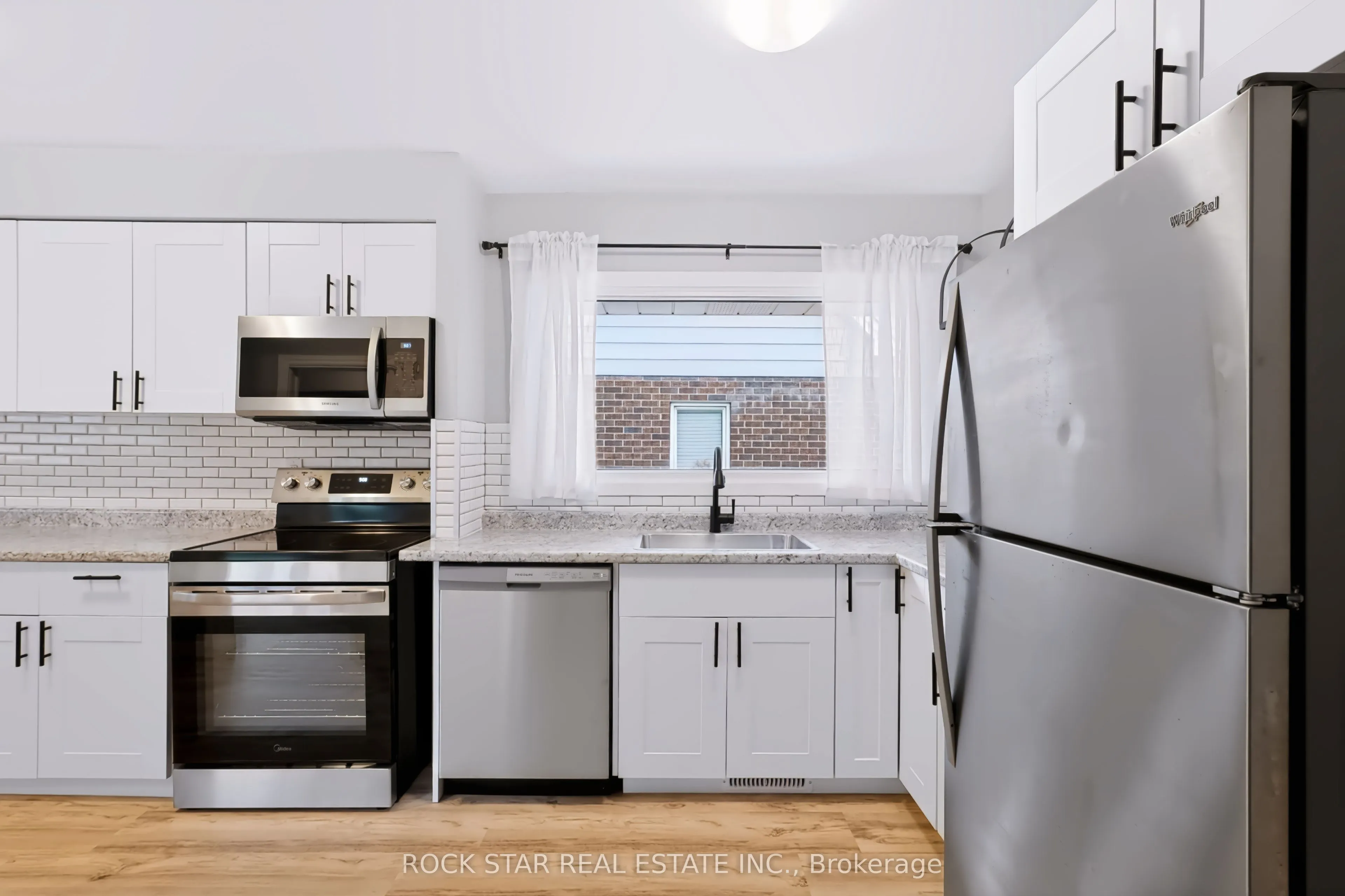 82 Franklin Street N