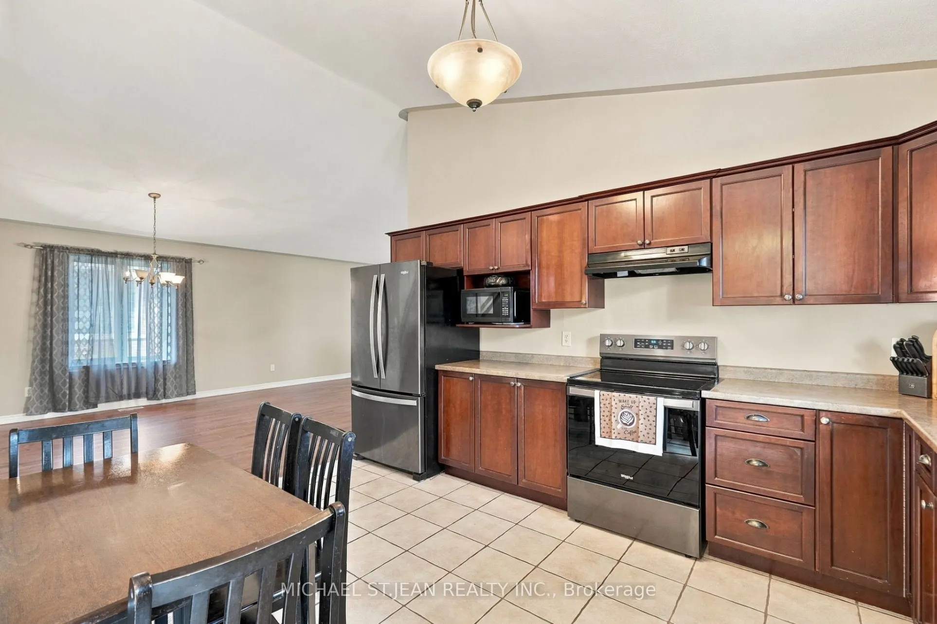 26 Leslie Street W