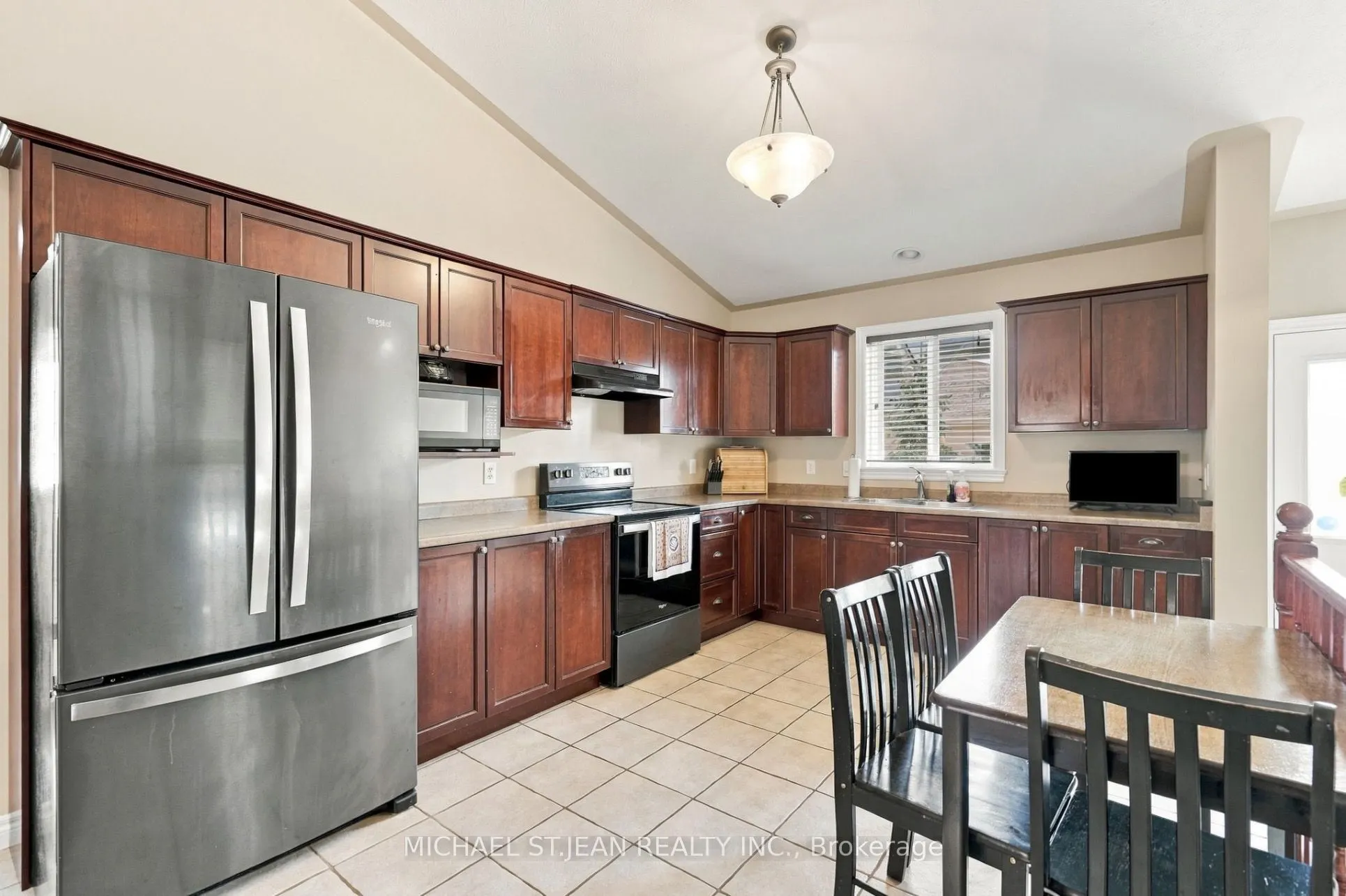 26 Leslie Street W