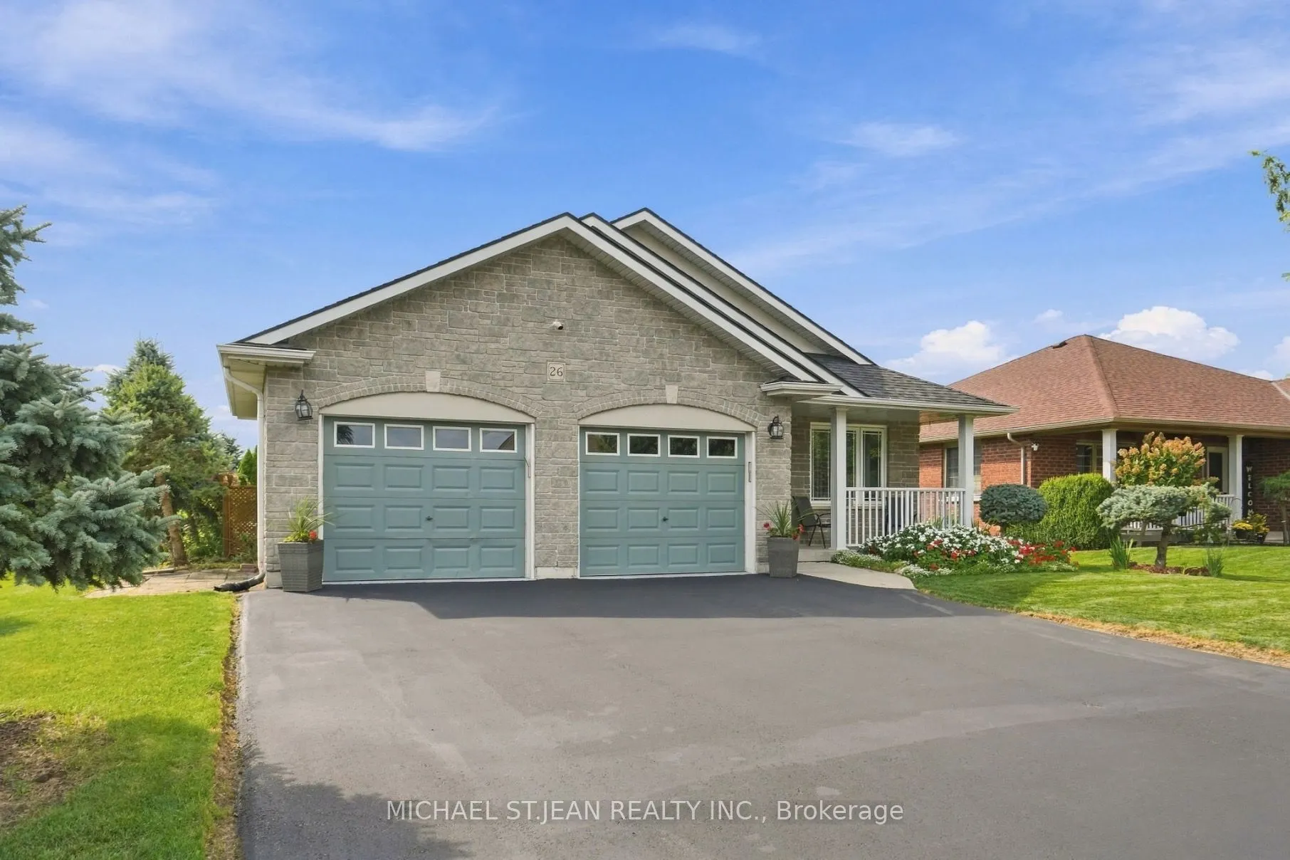 26 Leslie Street W