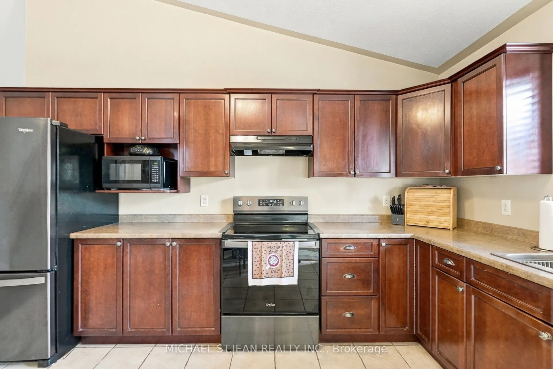 26 Leslie Street W