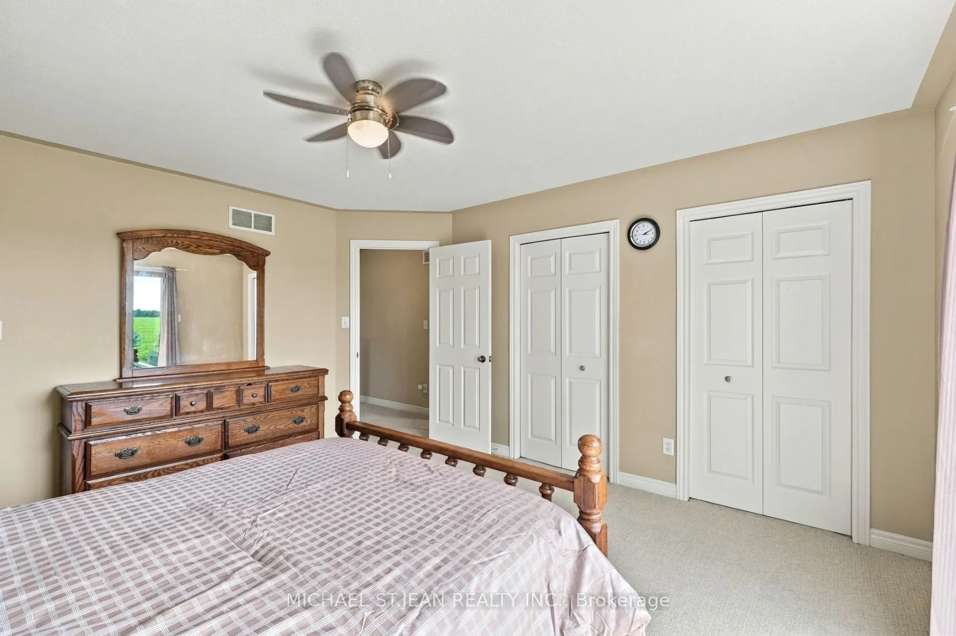 26 Leslie Street W