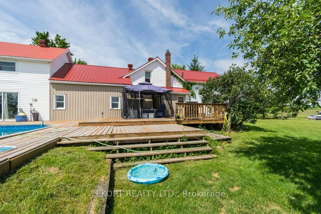 272 Coutts Road