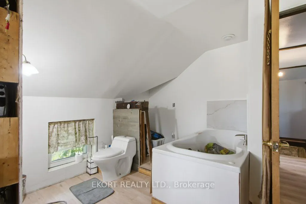 272 Coutts Road