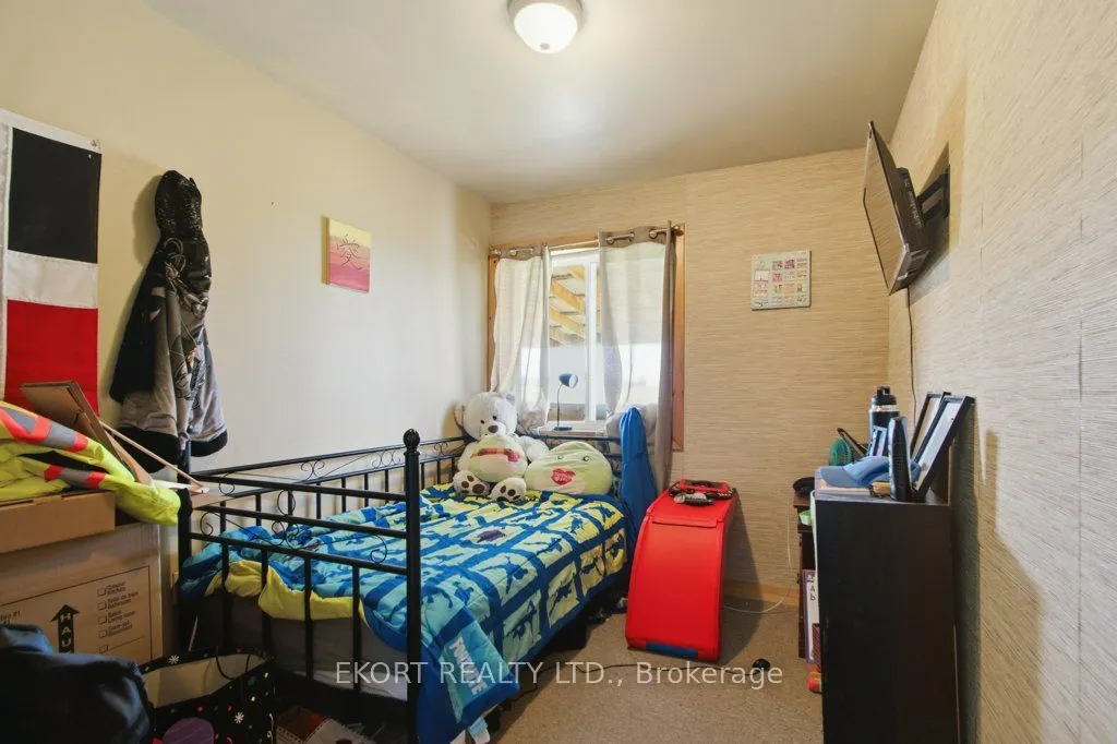 272 Coutts Road