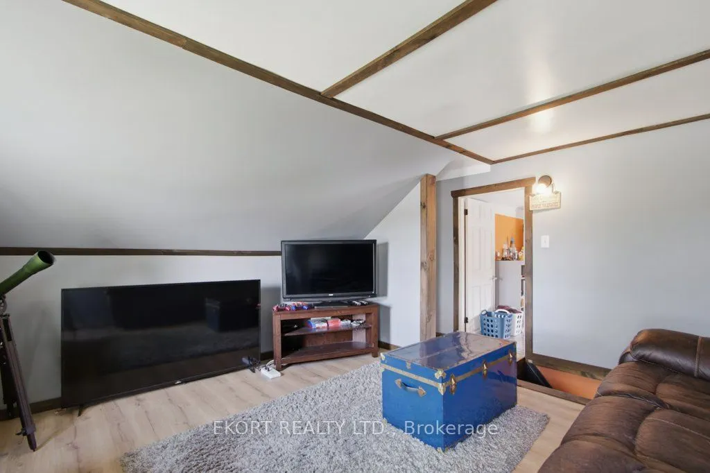 272 Coutts Road
