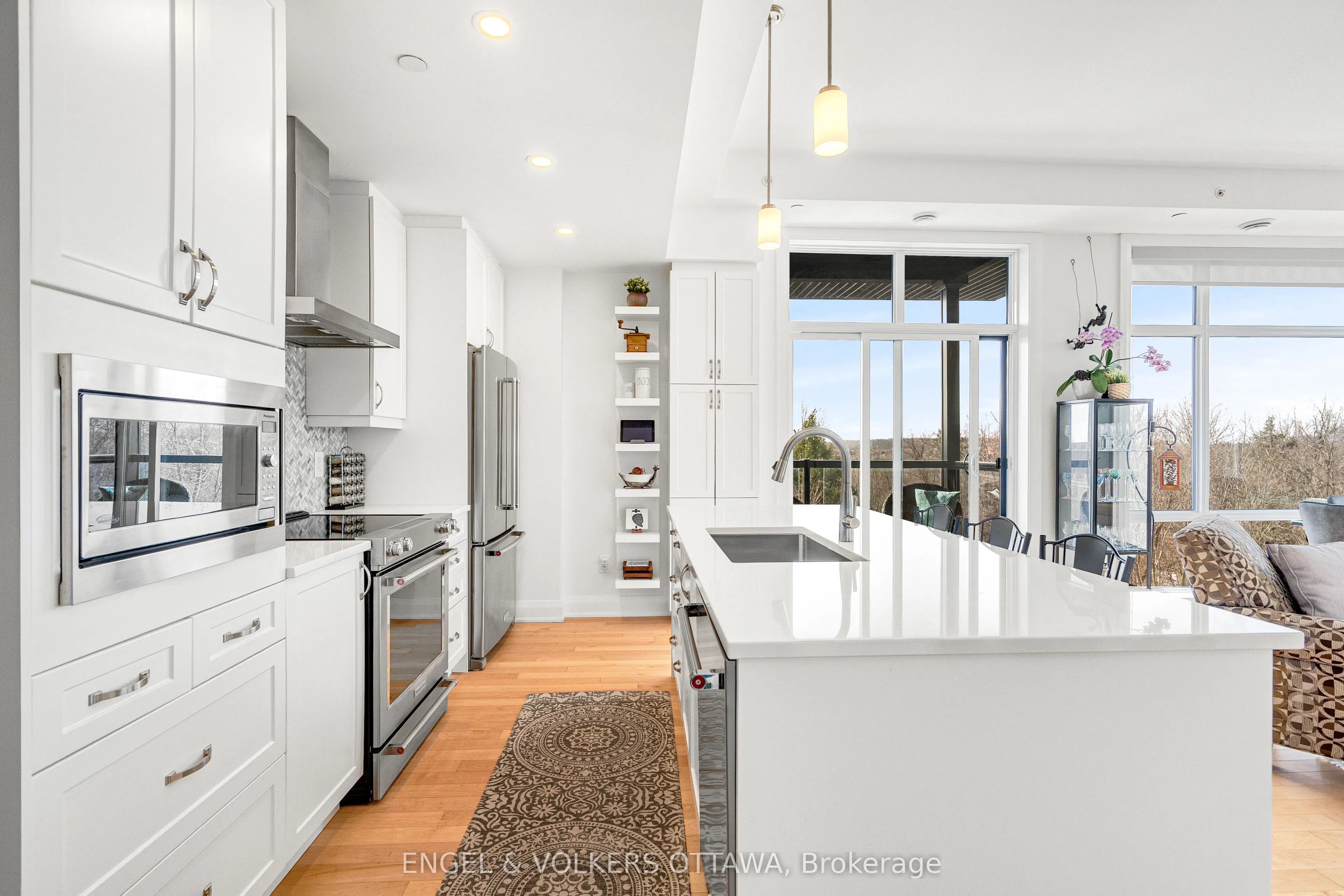 110 Cortile Private #402