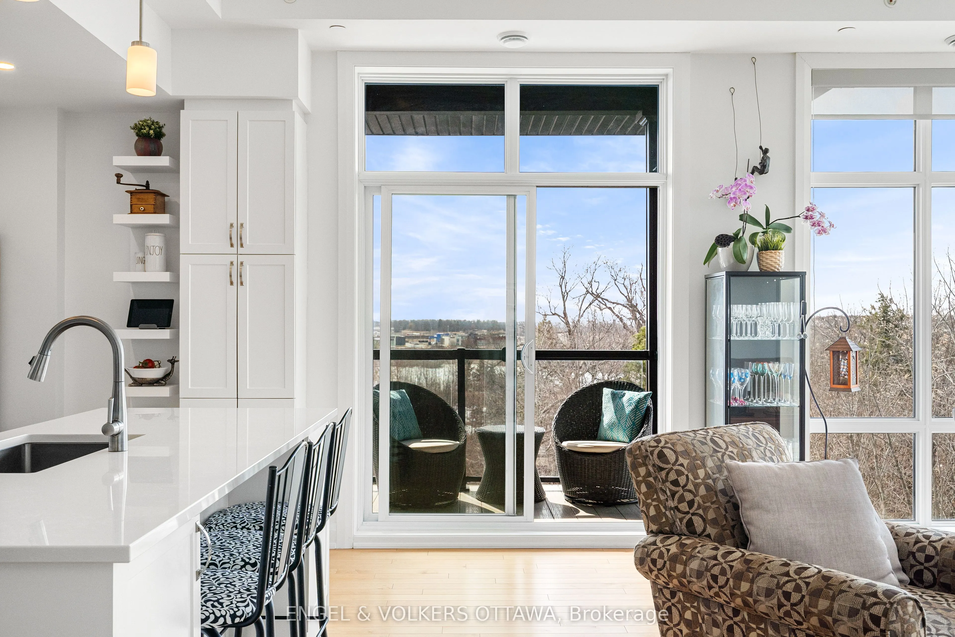 110 Cortile Private #402