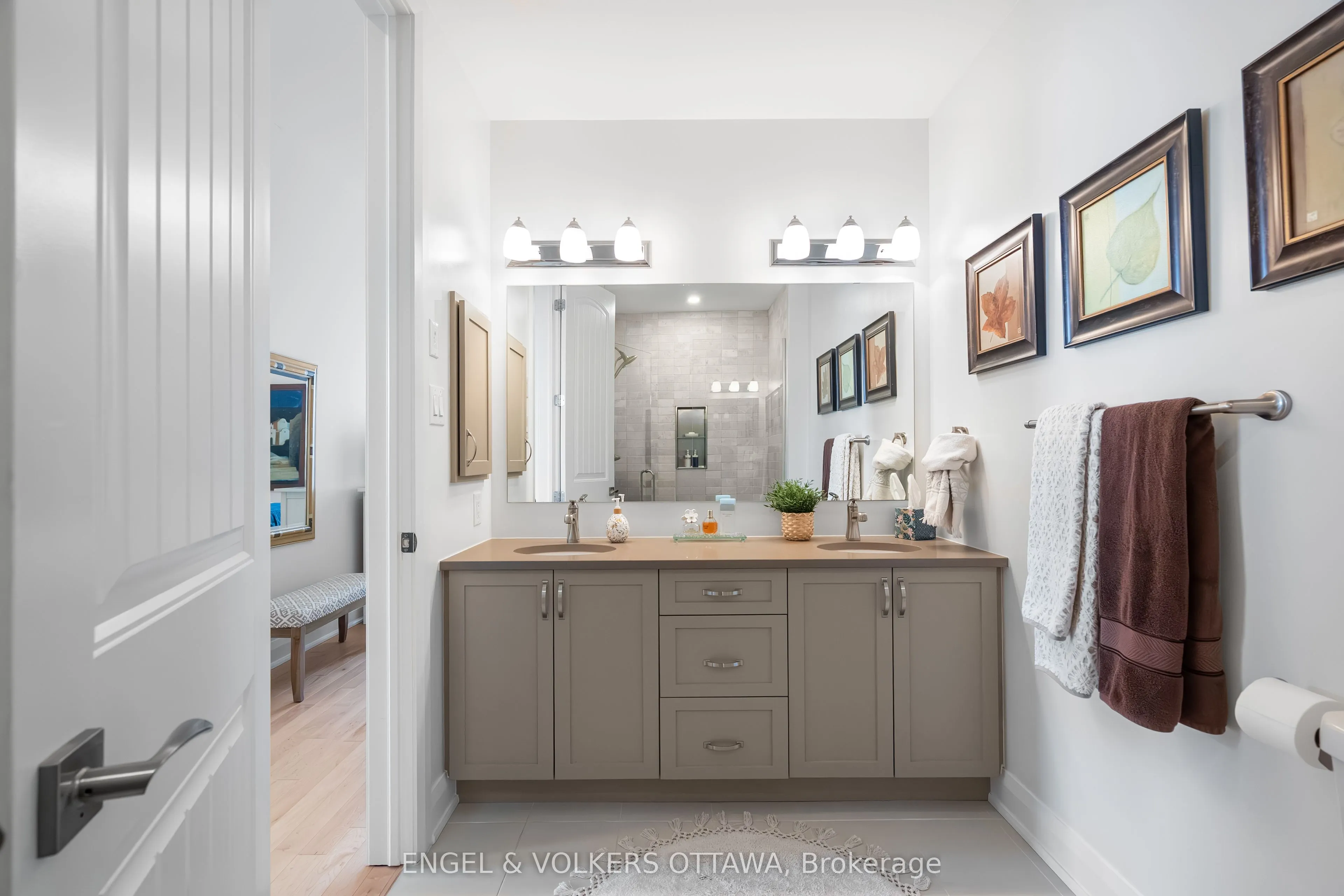 110 Cortile Private #402