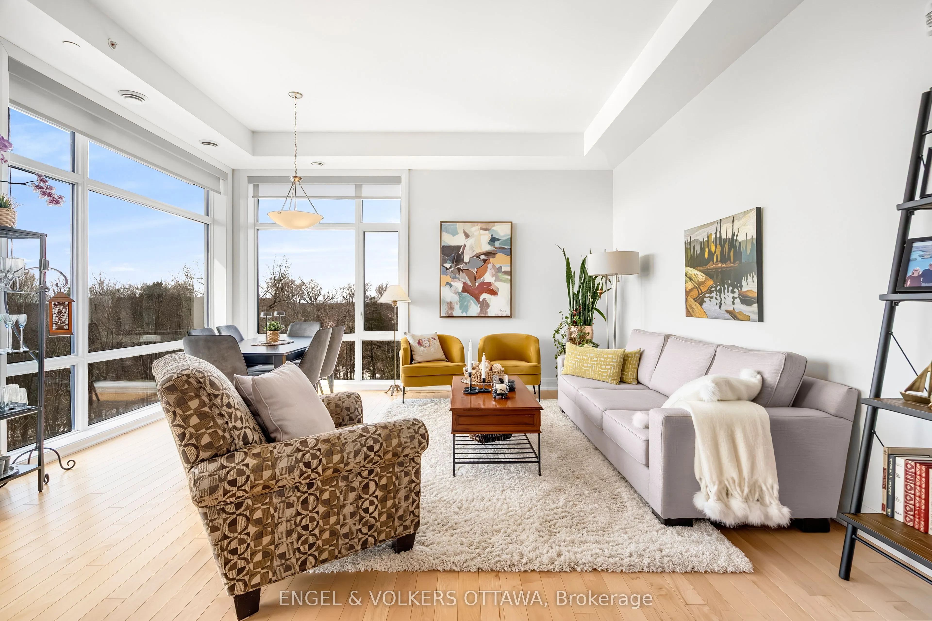 110 Cortile Private #402