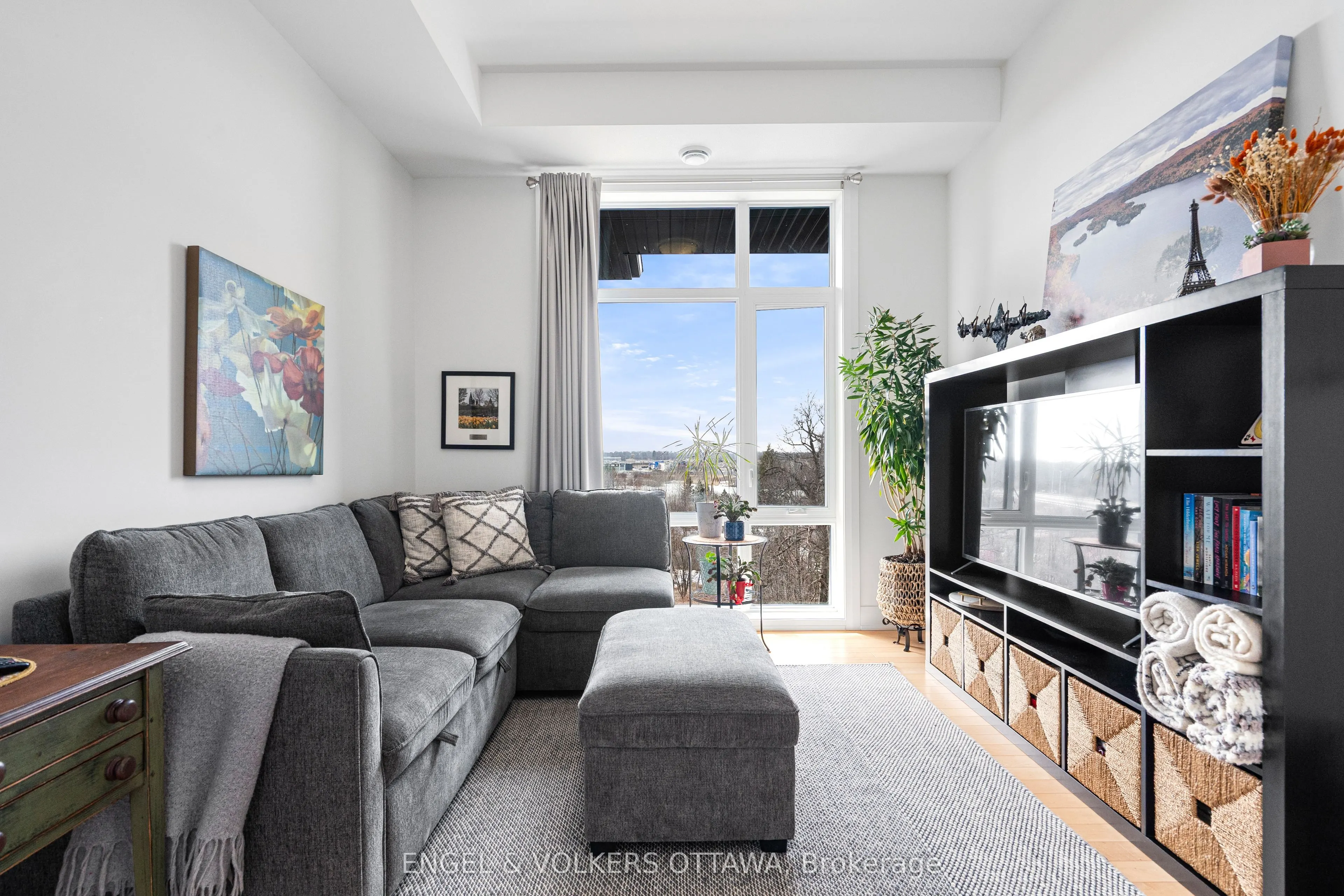 110 Cortile Private #402