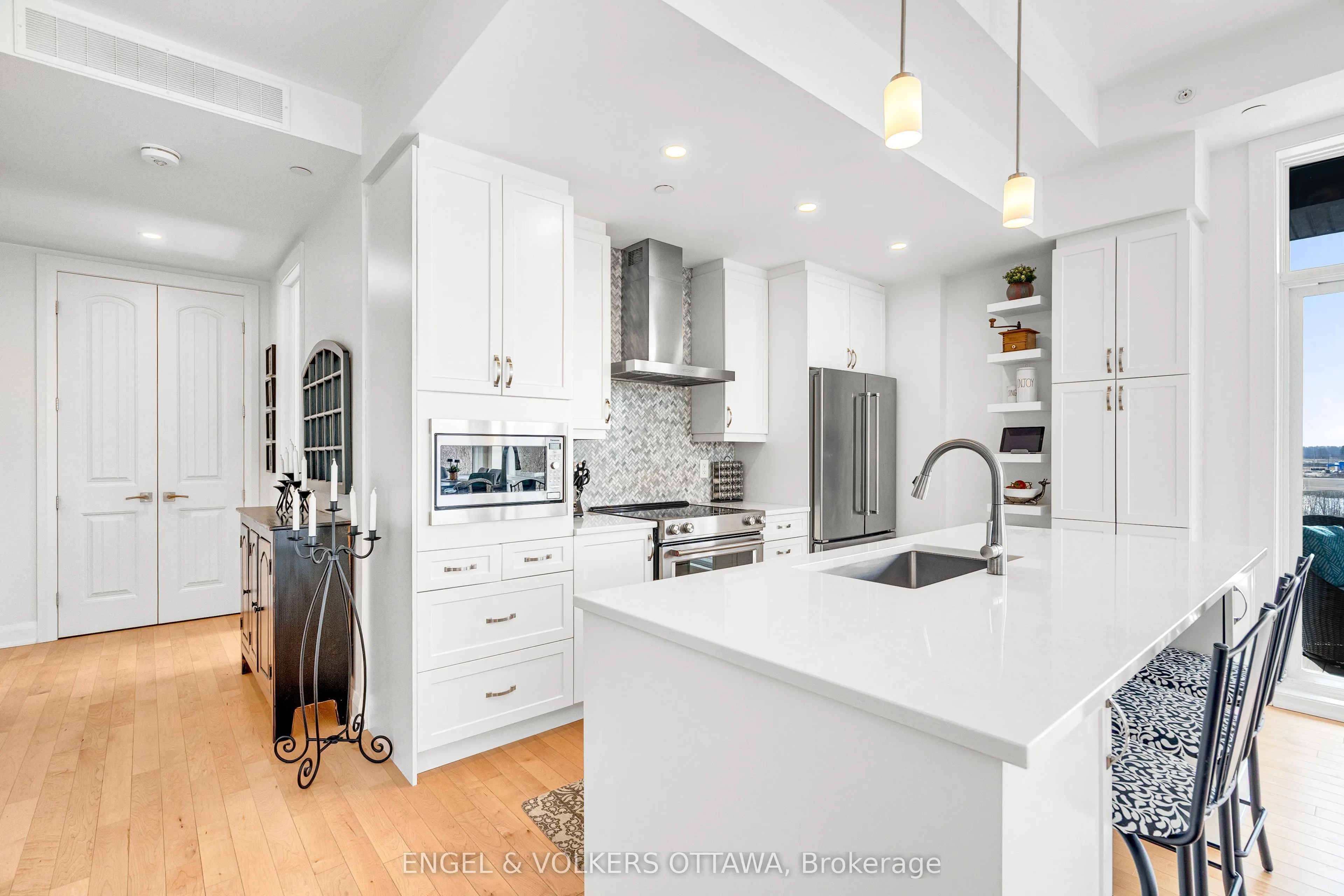 110 Cortile Private #402