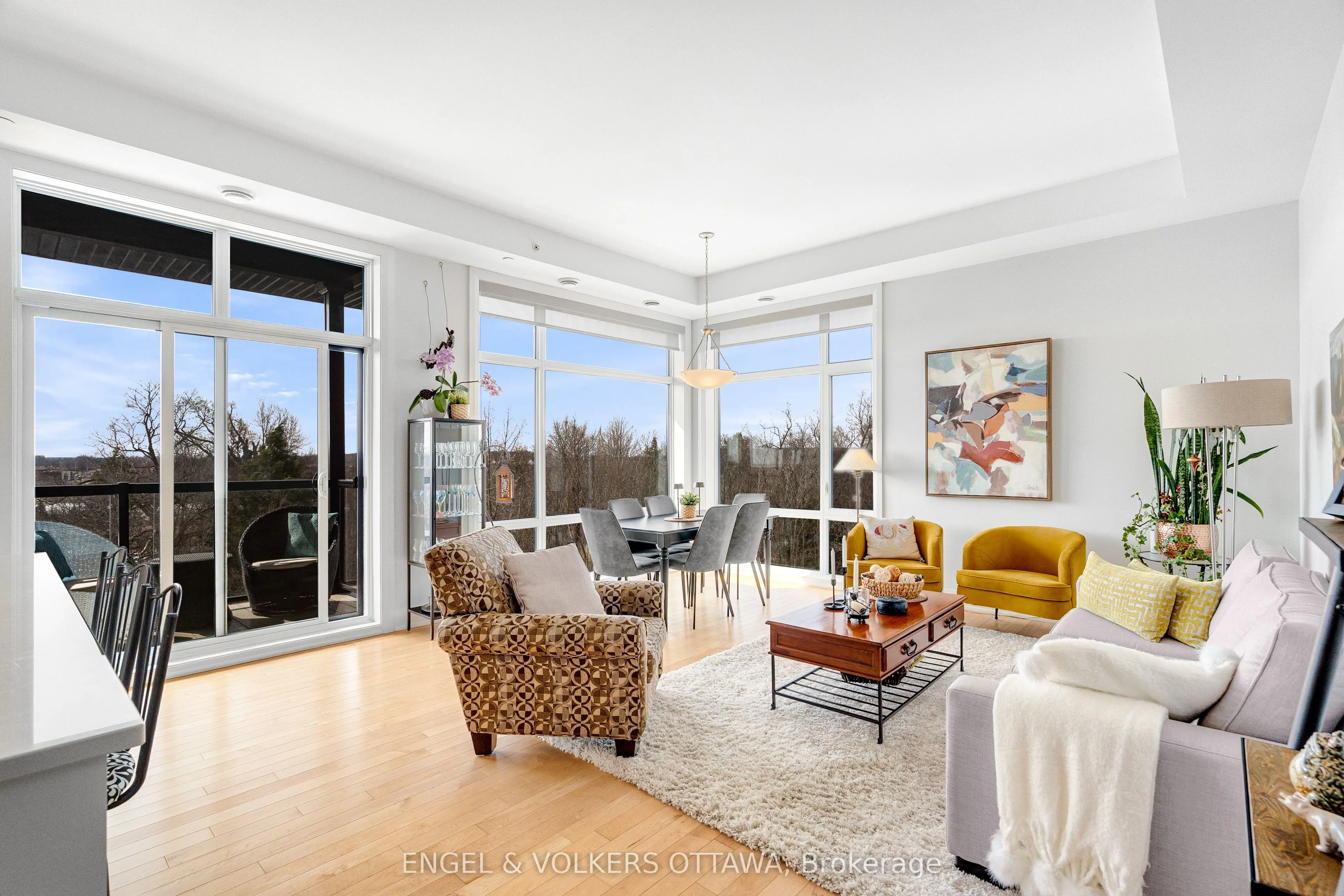 110 Cortile Private #402