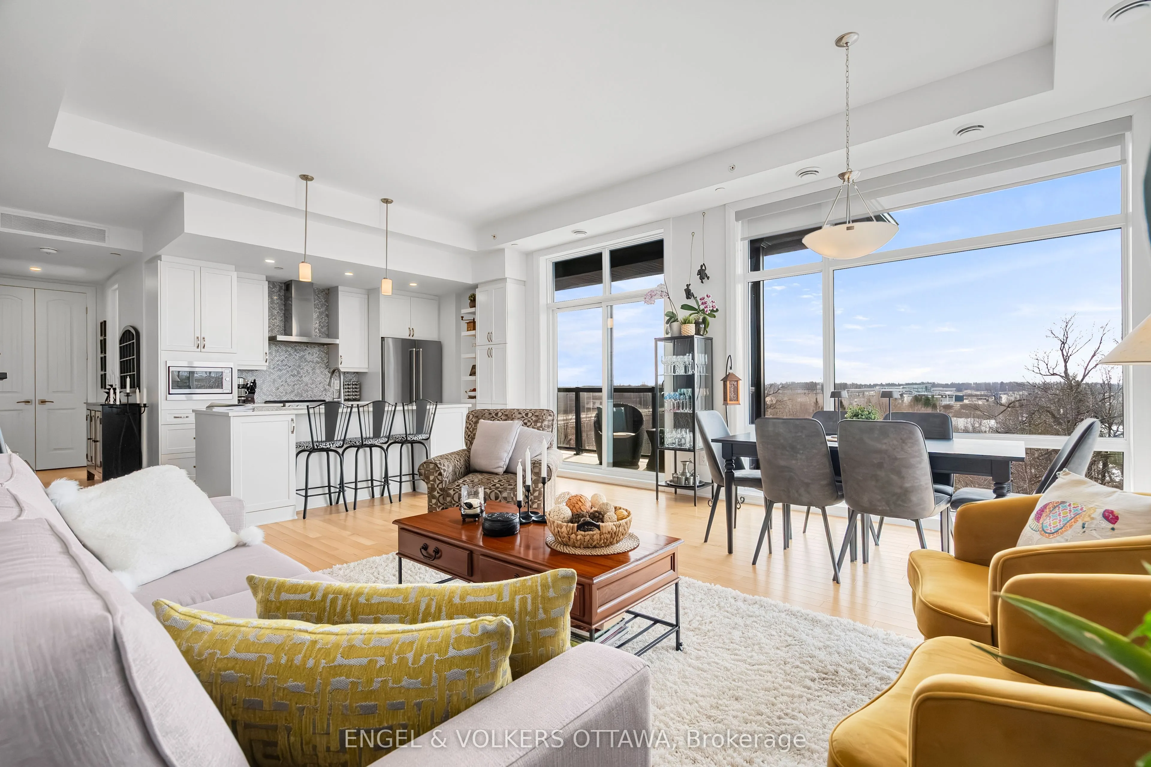 110 Cortile Private #402