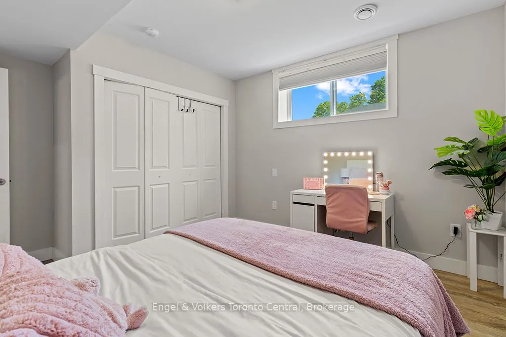 515 4th Street W