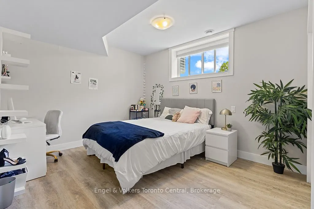 515 4th Street W