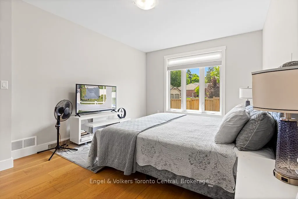 515 4th Street W