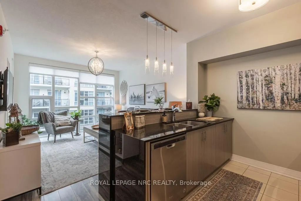 10 Concord Place #412