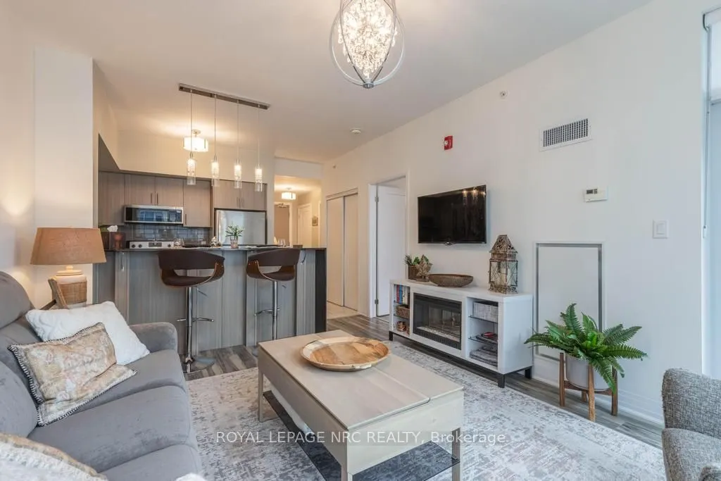10 Concord Place #412