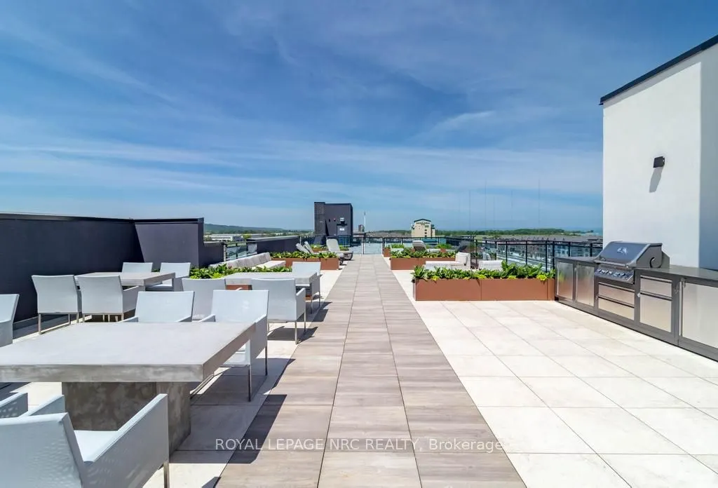 10 Concord Place #412