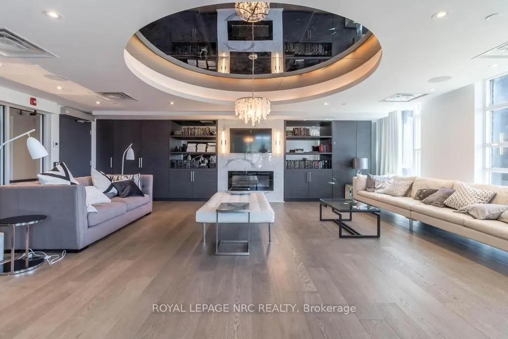 10 Concord Place #412