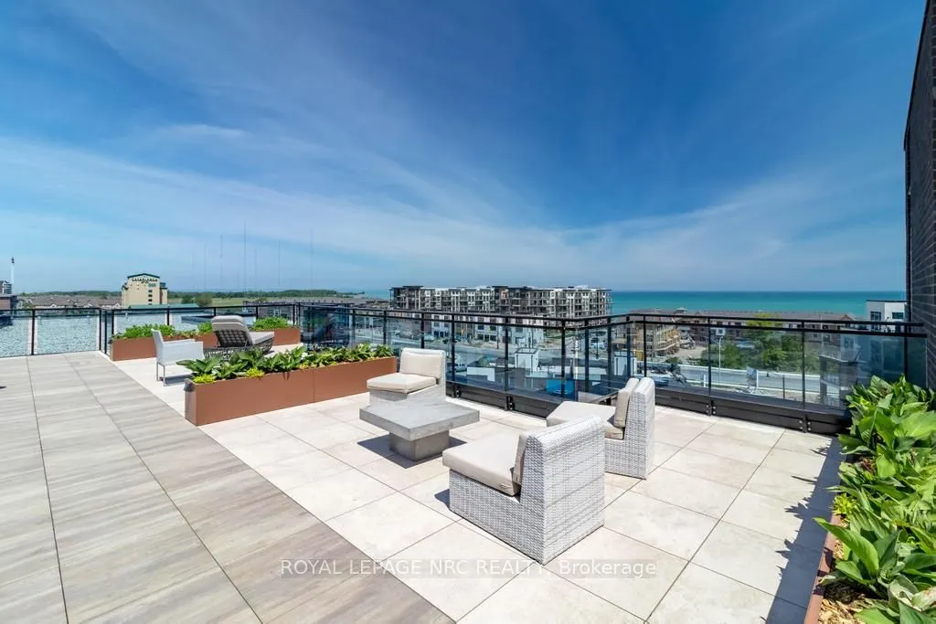 10 Concord Place #412