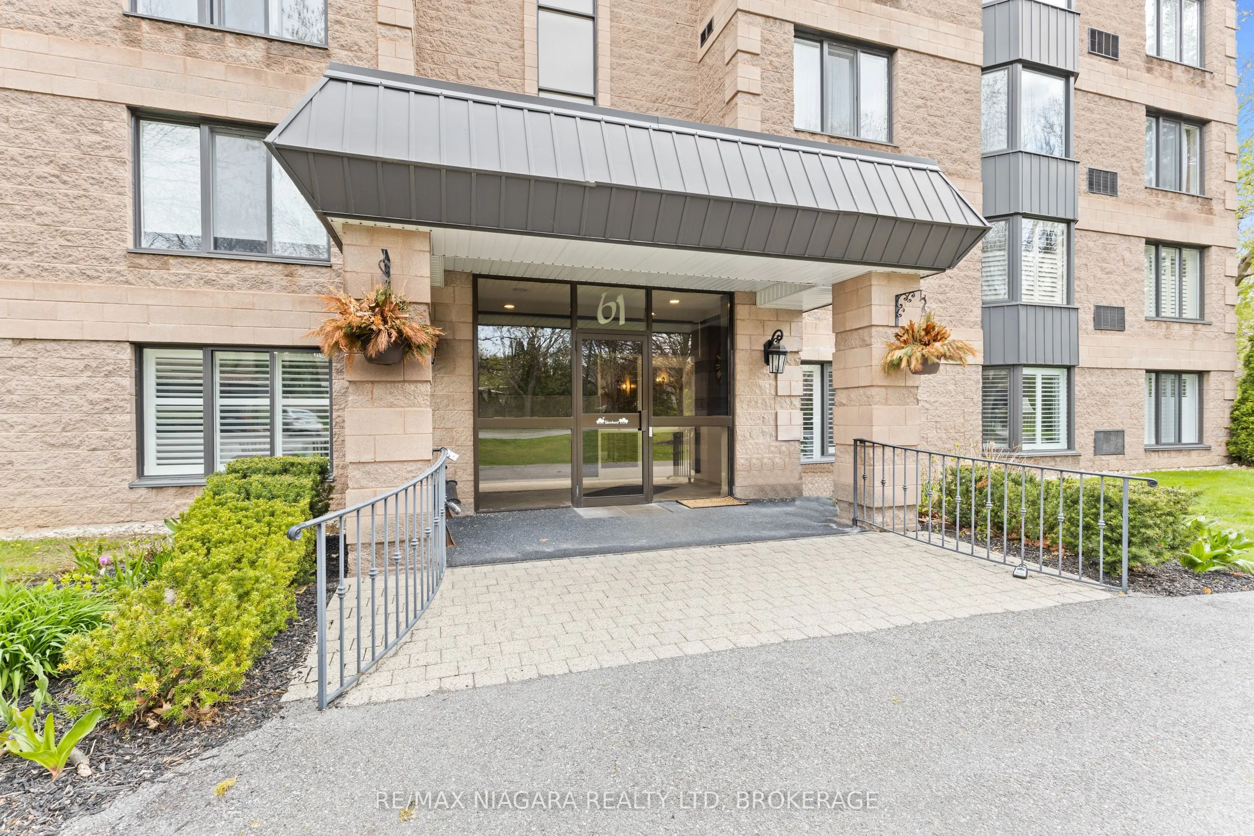 61 Paffard Street #403