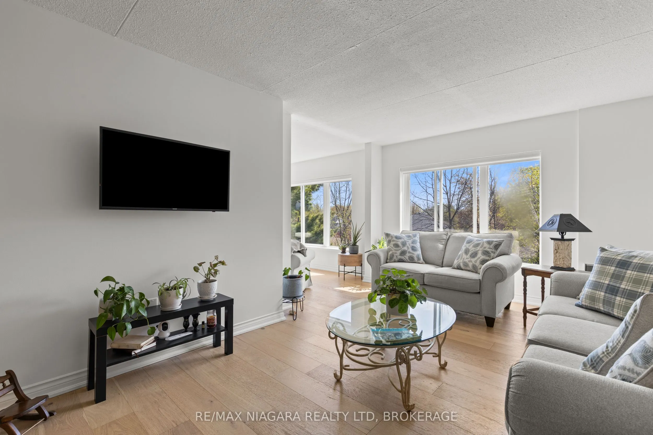 61 Paffard Street #403
