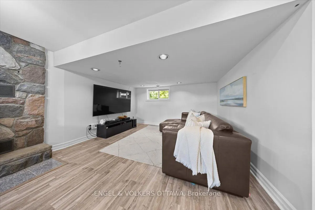 1393 Sutherland Drive
