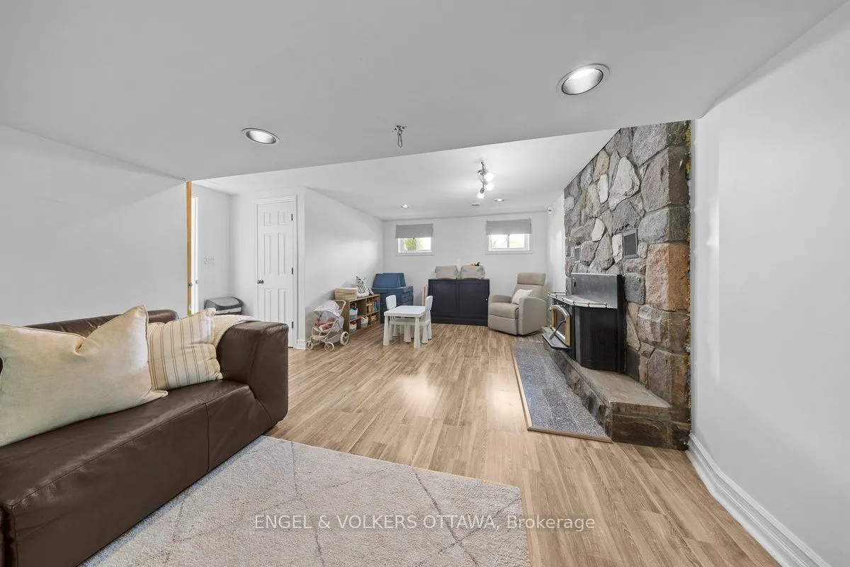 1393 Sutherland Drive